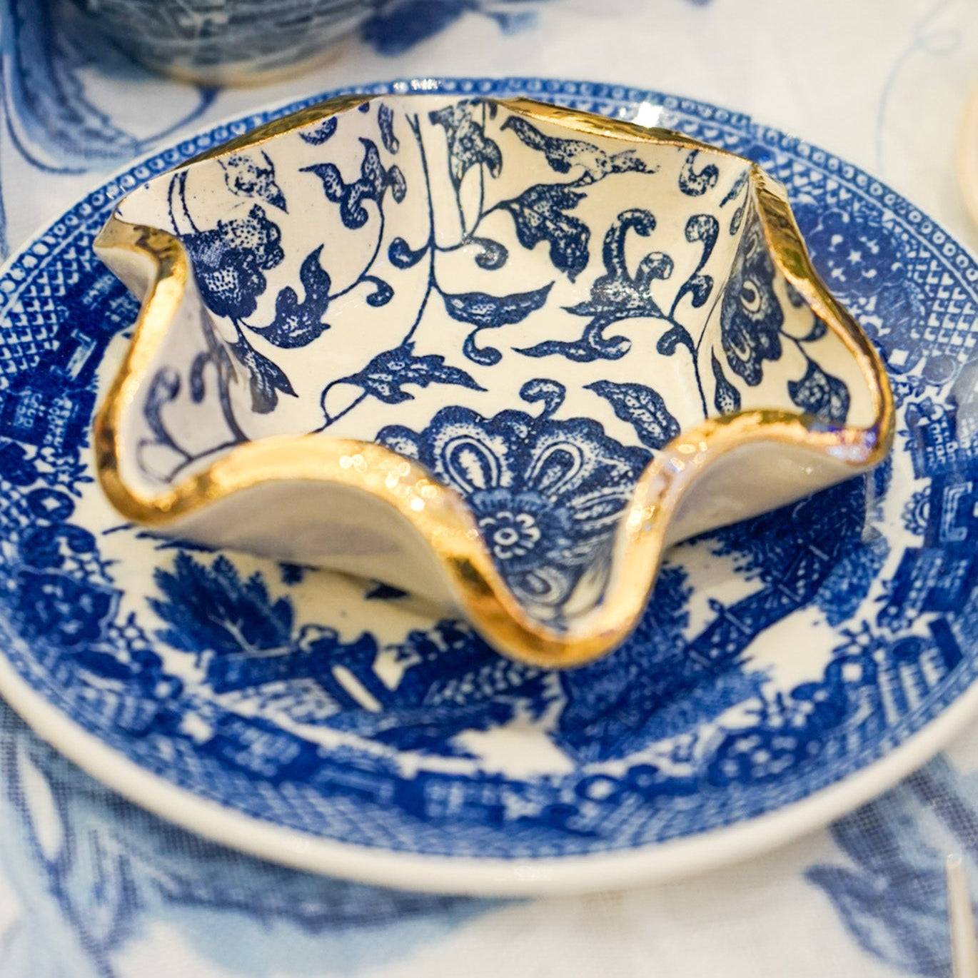 Ceramic Mini Gold Leaf Blossom Bowl