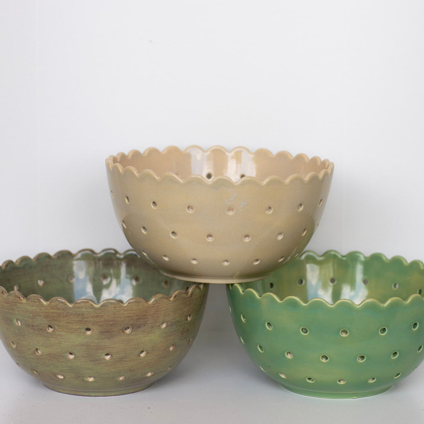 Scalloped Edge Berry Bowl